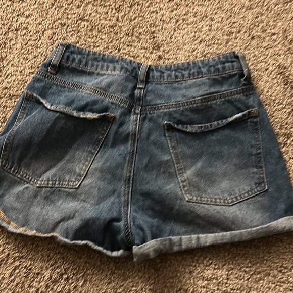blue denim shorts from empyre in a size 3 - Picture 2 of 2